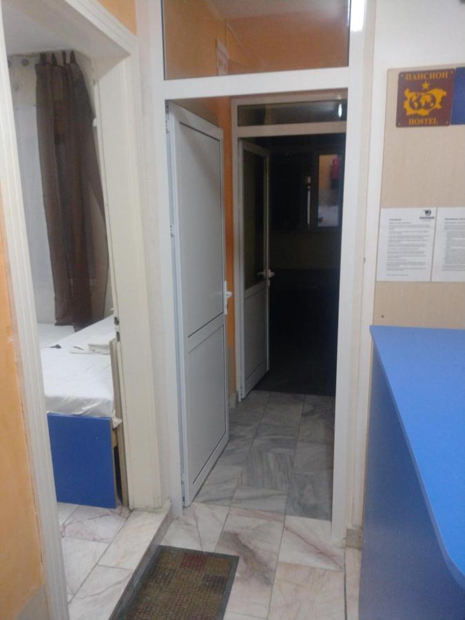 Лидер Хаус Хостел Varna Exterior foto